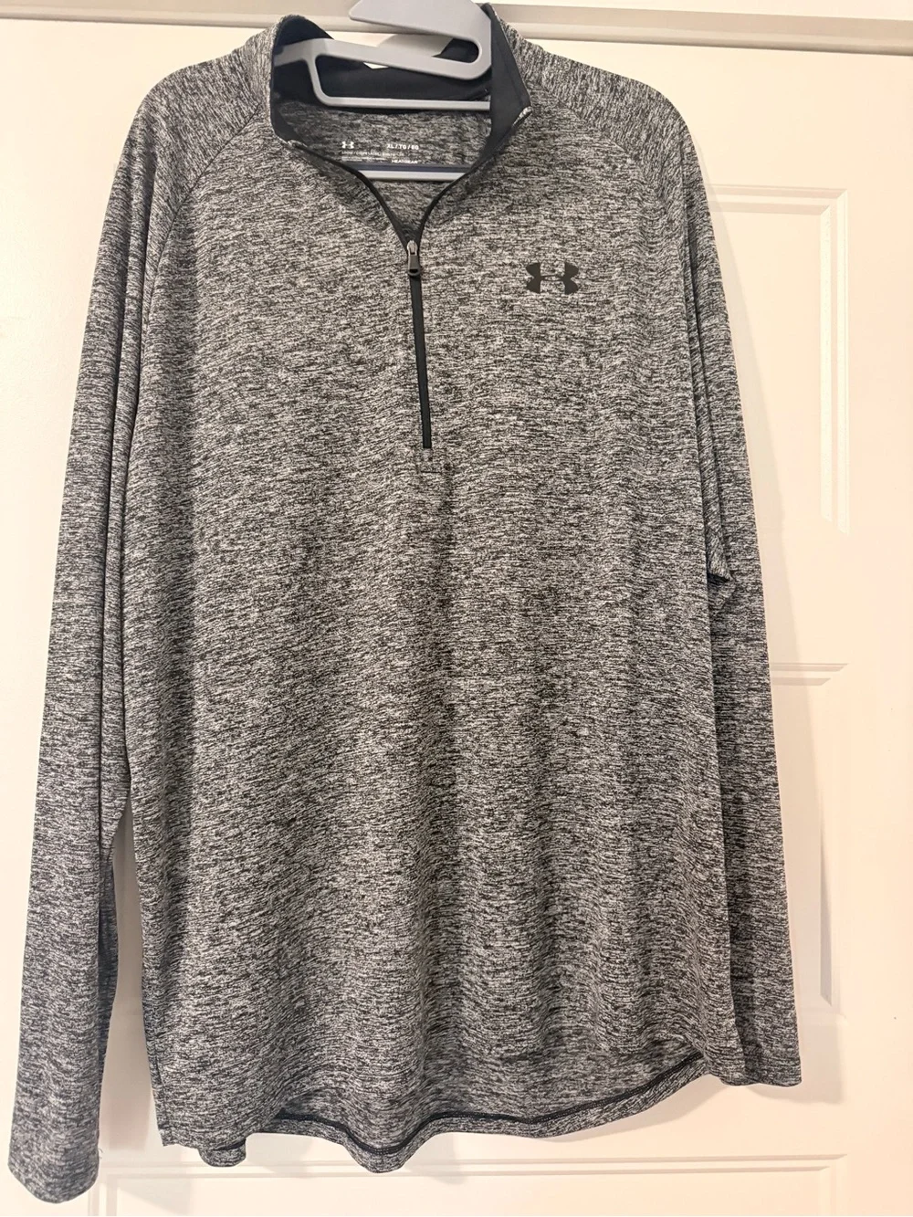 Under Armour Men's Gray Heather 1/4 Zip Pullover Performance Top